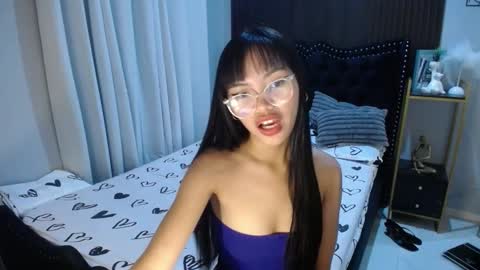 Snapshot of pinay_slutx chatting on February 16, 1:27 pm dee online show from February 16, 1:27 pm