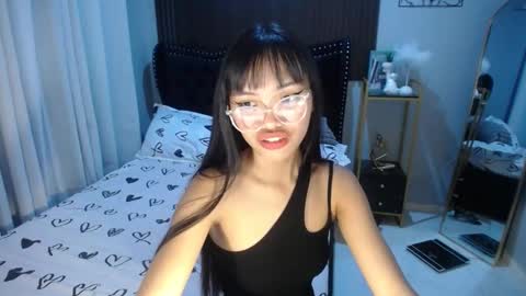 Snapshot of pinay_slutx chatting on February 18, 7:43 am dee online show from February 18, 7:43 am