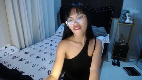 Snapshot of pinay_slutx chatting on February 18, 8:36 pm dee online show from February 18, 8:36 pm