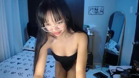 Snapshot of pinay_slutx chatting on February 19, 5:27 pm dee online show from February 19, 5:27 pm