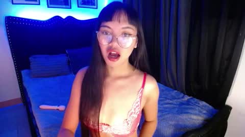 dee online show from October 9, 12:03 pm