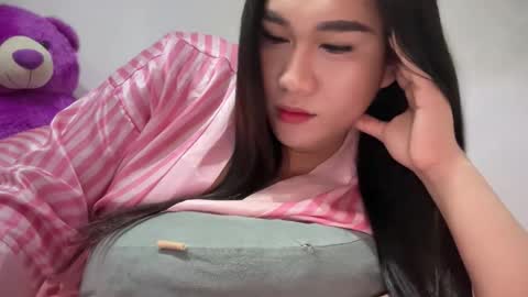 sofielove online show from April 29, 5:30 pm