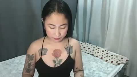 Snapshot of pinayhotty_yumie chatting on April 8, 11:54 am yumie online show from April 8, 11:54 am