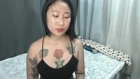 Snapshot of pinayhotty_yumie chatting on April 9, 12:32 am yumie online show from April 9, 12:32 am