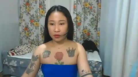 Snapshot of pinayhotty_yumie chatting on April 21, 2:51 am yumie online show from April 21, 2:51 am