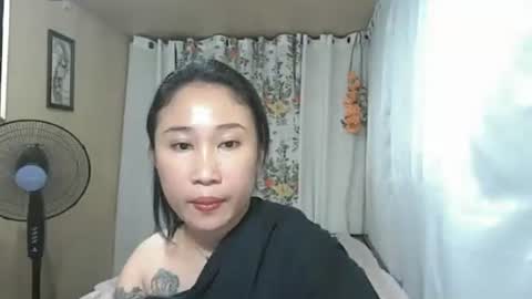 Snapshot of pinayhotty_yumie chatting on April 30, 10:54 am yumie online show from April 30, 10:54 am