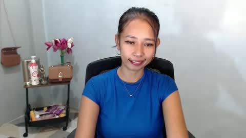 pinaymorena_renelda online show from November 19, 3:06 am