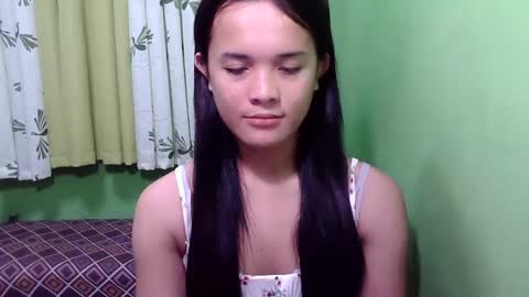 pinaymorena_rhowe online show from December 12, 6:25 am