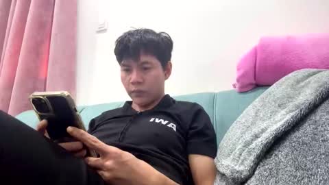 Snapshot of pinayviceversats chatting on October 23, 9:08 am trisha online show from October 23, 9:08 am