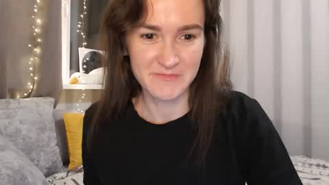       online show from December 3, 8:28 pm