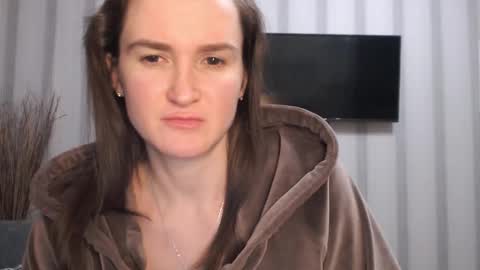       online show from January 5, 4:06 pm
