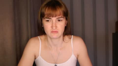 Snapshot of pineapple__mood chatting on April 13, 8:20 am online show from April 13, 8:20 am