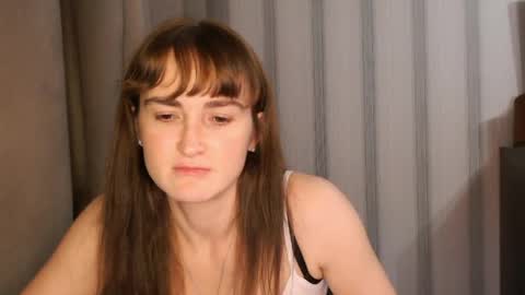 Snapshot of pineapple__mood chatting on April 13, 8:36 pm online show from April 13, 8:36 pm