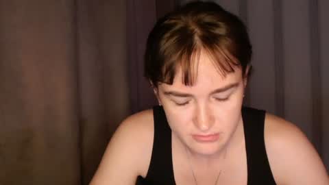 Snapshot of pineapple__mood chatting on June 23, 6:55 am online show from June 23, 6:55 am