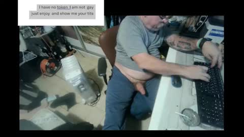 pini_z online show from December 19, 7:29 pm