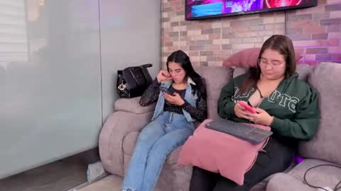 pink_as online show from July 2, 8:15 pm