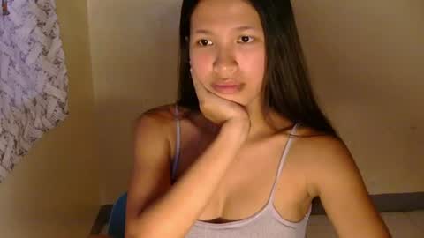 Snapshot of pink_bubbles011 chatting on June 20, 7:33 am pink_bubbles011 online show from June 20, 7:33 am
