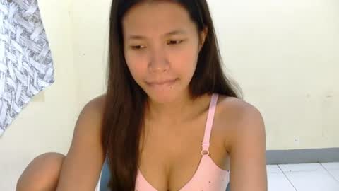 Snapshot of pink_bubbles011 chatting on July 4, 12:39 am pink_bubbles011 online show from July 4, 12:39 am