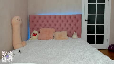 Snapshot of pink_lila18 chatting on January 17, 1:54 am pink_lila18 online show from January 17, 1:54 am