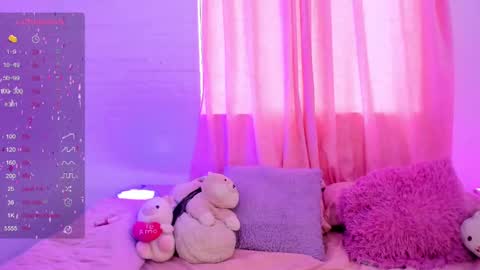 Snapshot of pink_quarz chatting on January 17, 8:33 pm KELLY online show from January 17, 8:33 pm
