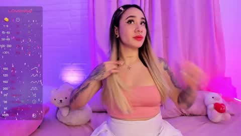 Snapshot of pink_quarz chatting on March 11, 1:16 am KELLY online show from March 11, 1:16 am