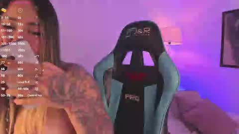 Snapshot of pink_quarz chatting on October 11, 12:54 am KELLY online show from October 11, 12:54 am