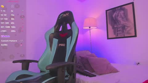 Snapshot of pink_quarz chatting on October 19, 5:24 pm KELLY online show from October 19, 5:24 pm