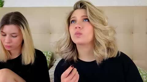 Adele online show from December 15, 9:02 am