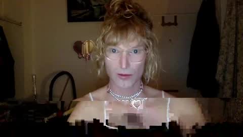 Snapshot of pinkfag chatting on February 4, 7:33 pm pinkfag online show from February 4, 7:33 pm