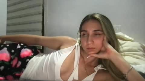 Pinkilola online show from March 26, 1:11 am