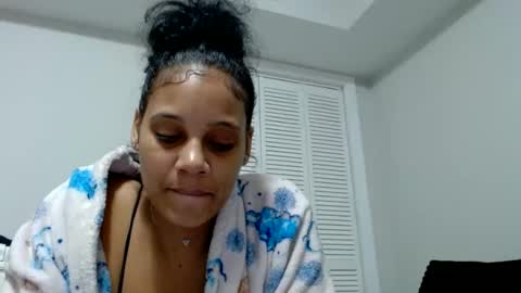 Snapshot of pinkmonae chatting on December 25, 7:14 am pinksugar online show from December 25, 7:14 am