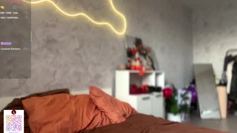 Snapshot of pinkncrazy chatting on October 24, 6:32 am HERES ALICE WELCOME EVERYONE LOVENSE DOMI REACT TO YOUR TIPS LETS MAKE A GREAT SHOW TOGETHER online show from October 24, 6:32 am