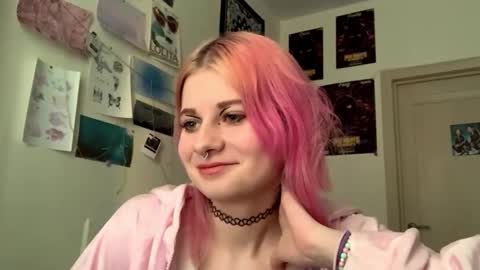 Snapshot of pinkvampire chatting on October 4, 1:53 pm Sara online show from October 4, 1:53 pm