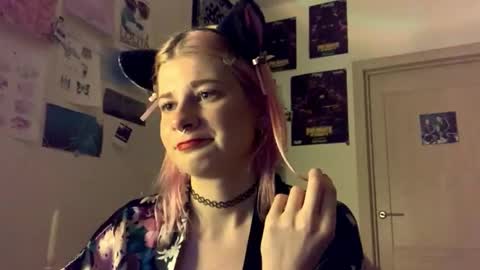 Snapshot of pinkvampire chatting on October 7, 8:50 pm Sara online show from October 7, 8:50 pm