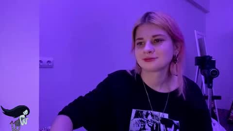 Snapshot of pinkvampire chatting on October 27, 10:03 pm Sara online show from October 27, 10:03 pm