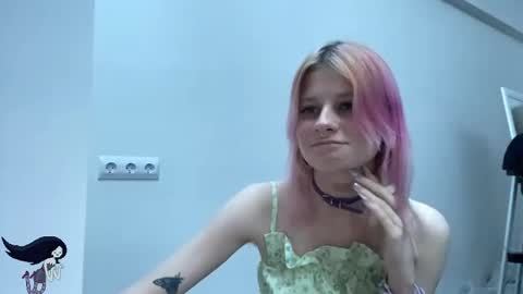 Snapshot of pinkvampire chatting on October 28, 8:55 pm Sara online show from October 28, 8:55 pm