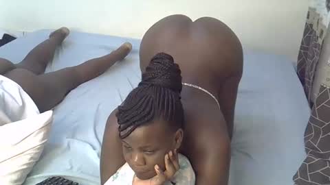 pinky online show from October 17, 8:00 pm