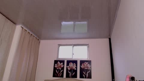 pinky_f00x online show from September 28, 7:19 pm