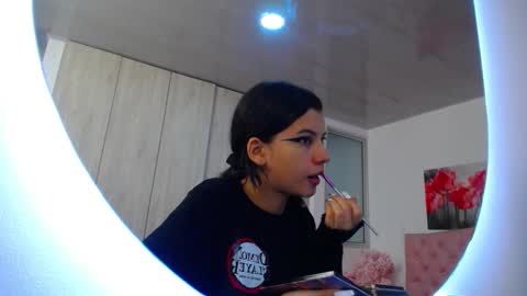 pinky_f00x online show from November 27, 8:11 pm