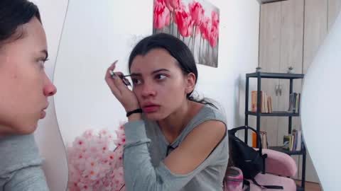 pinky_f00x online show from April 8, 7:25 pm