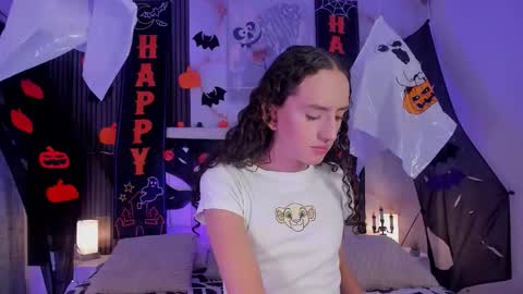 Snapshot of pinky_peach_ chatting on October 27, 3:32 am Peachy online show from October 27, 3:32 am