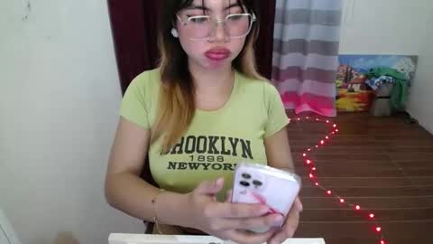 Snapshot of pinky_pussybobby69 chatting on May 2, 6:24 pm Tina online show from May 2, 6:24 pm