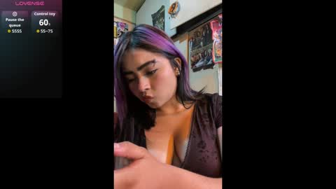 Snapshot of pinkybombon chatting on April 2, 1:03 am renata online show from April 2, 1:03 am