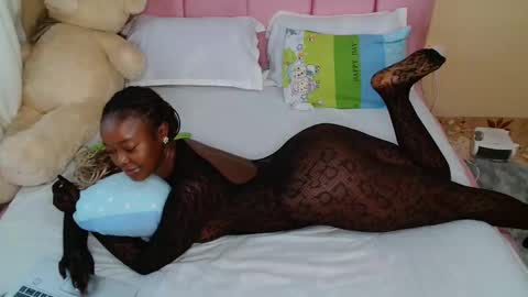 Pinky online show from December 1, 1:27 pm