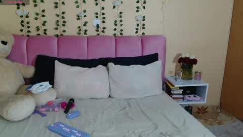 Pinky online show from March 24, 1:21 am