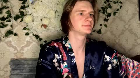 Snapshot of pinochetti chatting on February 12, 3:51 pm Incubus online show from February 12, 3:51 pm