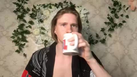 Snapshot of pinochetti chatting on March 15, 5:19 pm Incubus online show from March 15, 5:19 pm