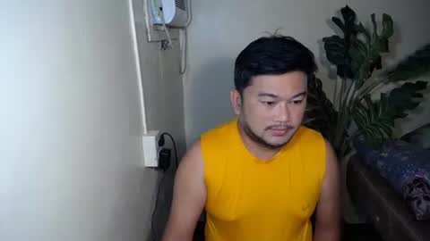 Snapshot of pinoy041087 chatting on October 6, 11:40 am pinoy041087 online show from October 6, 11:40 am