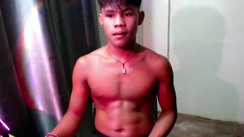 Snapshot of pinoy_shyboy69 chatting on April 3, 12:25 pm pinoy_shyboy69 online show from April 3, 12:25 pm