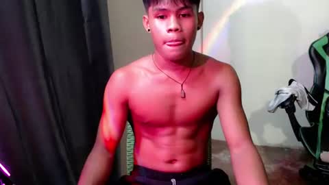 Snapshot of pinoy_shyboy69 chatting on April 5, 11:18 am pinoy_shyboy69 online show from April 5, 11:18 am